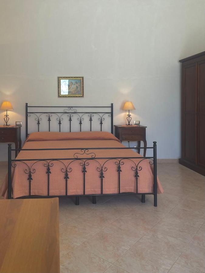La Rondine Bed And Breakfast Uggiano La Chiesa Exterior photo