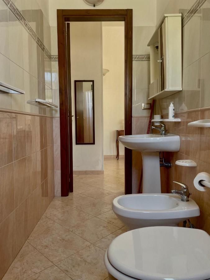 La Rondine Bed And Breakfast Uggiano La Chiesa Exterior photo