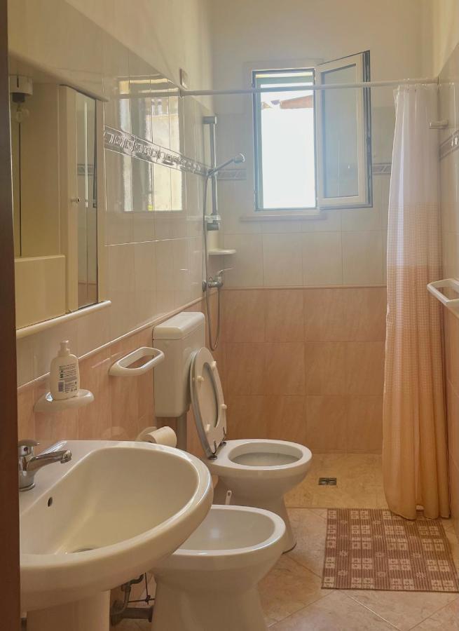 La Rondine Bed And Breakfast Uggiano La Chiesa Exterior photo